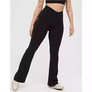 Offline by AERIE Crossover Black Real Me Flare Hi Rise Pants Size XS